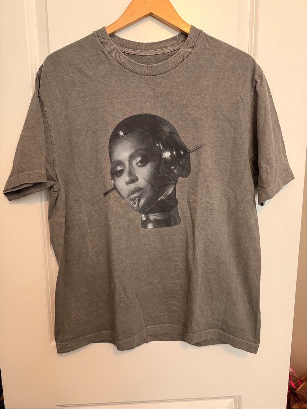 Renaissance tour Women's Grey Short Sleeve Graphic Tee with Portrait Print
